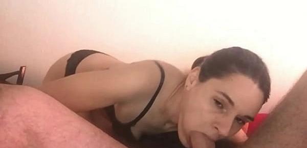  love this deepthroat and I cant hold to cum inside